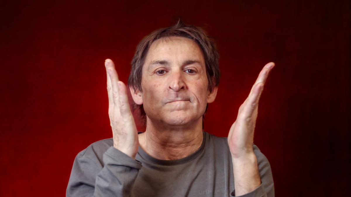 Albert Pla explica cómo trabajan 'Los Javis' tras su papel en 'La bola negra': "He trabajado con otros directores a los que no quiero desmerecer pero es un nivel bastante alto"